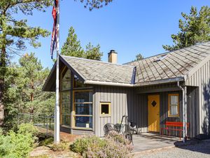 Ferienhaus für 8 Personen (140 m²) in Hebnes