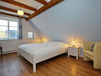 1. Schlafzimmer mit Doppelbett