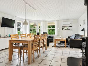 23728844-Ferienhaus-8-Hejls-300x225-2