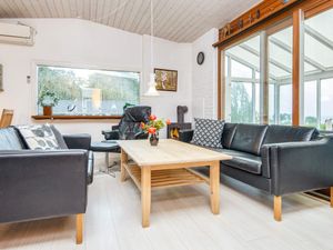 24021327-Ferienhaus-6-Hejls-300x225-1