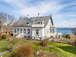 23763041-Ferienhaus-4-Hellebæk-300x225-0