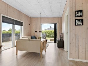 24018274-Ferienhaus-7-Hemmet-300x225-3