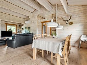 24042998-Ferienhaus-8-Hemmet-300x225-4