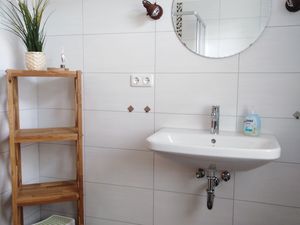 Badezimmer mit Dusche