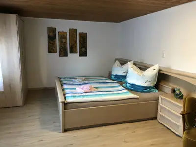 Schlafzimmer 1 Bild 2