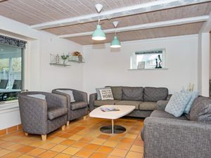 22624287-Ferienhaus-8-Henne-300x225-1