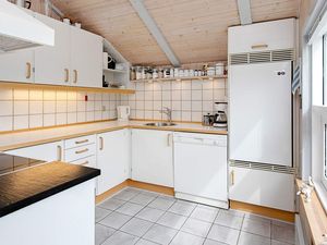 22601781-Ferienhaus-8-Henne-300x225-1