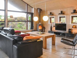 23918306-Ferienhaus-8-Henne-300x225-1