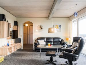 22350269-Ferienhaus-6-Henne Strand-300x225-1