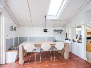 22350391-Ferienhaus-6-Henne Strand-300x225-5