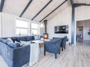 22350435-Ferienhaus-10-Henne Strand-300x225-2