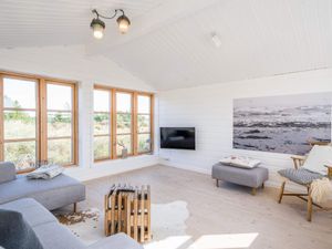 22351353-Ferienhaus-6-Henne Strand-300x225-1