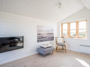 22351353-Ferienhaus-6-Henne Strand-300x225-3