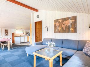 23052147-Ferienhaus-6-Henne Strand-300x225-4