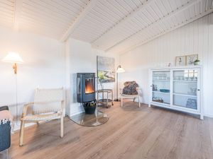 23137161-Ferienhaus-5-Henne Strand-300x225-4