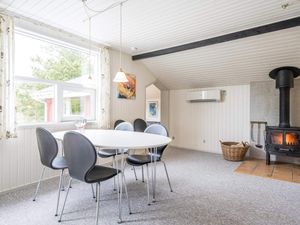 23165749-Ferienhaus-6-Henne Strand-300x225-5