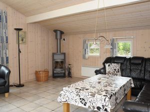 23280093-Ferienhaus-6-Henne Strand-300x225-1