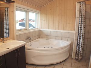 23865664-Ferienhaus-6-Hirtshals-300x225-4