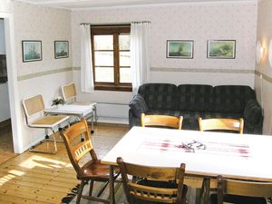 23733875-Ferienhaus-5-Hjältevad-300x225-1