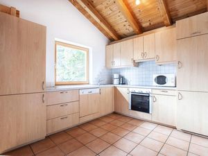 23346483-Ferienhaus-8-Hochkrimml-300x225-5