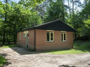 18399782-Ferienhaus-4-Hoenderloo-300x225-1