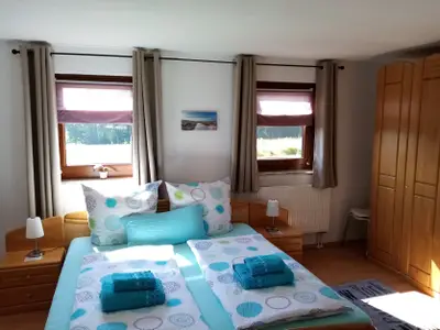 Schlafzimmer 1 (im OG)