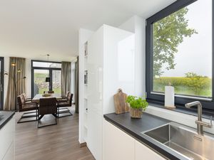 23919060-Ferienhaus-4-Hohenkirchen (Ostsee)-300x225-4