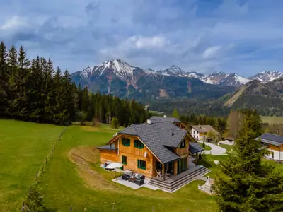 Außenseite Ferienhaus [Sommer]