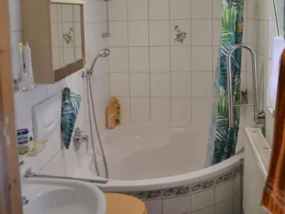 Badezimmer mit Wanne