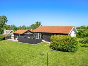 23754920-Ferienhaus-8-Holbæk-300x225-0