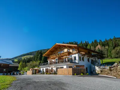 Außenseite Ferienhaus [Sommer]