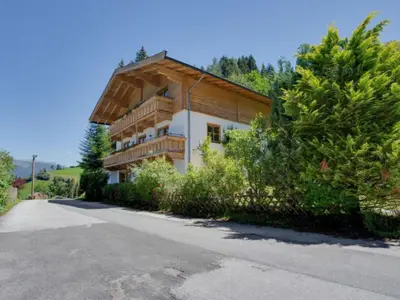 Außenseite Ferienhaus [Sommer]