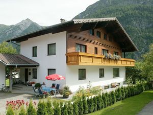 Ferienhaus für 29 Personen (400 m²) in Holzgau