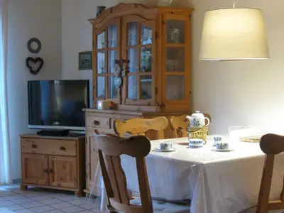 Photo, INSIDE, OUTSIDE