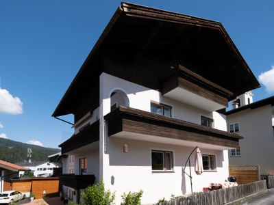 Außenseite Ferienhaus [Sommer]