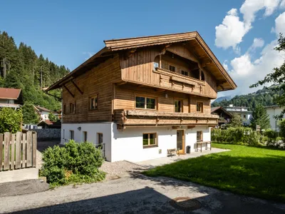 Außenseite Ferienhaus [Sommer]