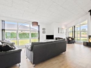 24043646-Ferienhaus-8-Hovborg-300x225-2