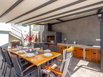 Ferienhaus für 9 Personen (200 m²) in Hreljin 8/10