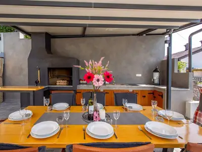 Ferienhaus für 9 Personen (160 m²) in Hreljin 7/10