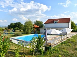 Ferienhaus für 8 Personen (80 m²) in Hrvace
