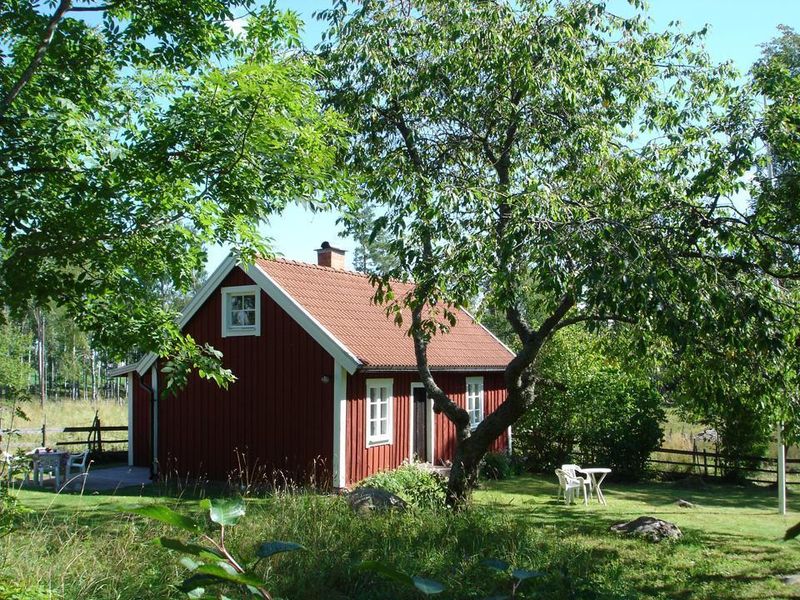 unser kleines Smålandhaus im Grünen