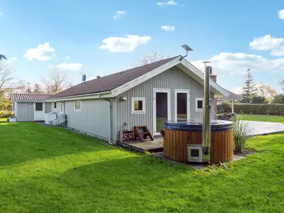 Ferienhaus für 8 Personen (97 m²) in Humble 1/10