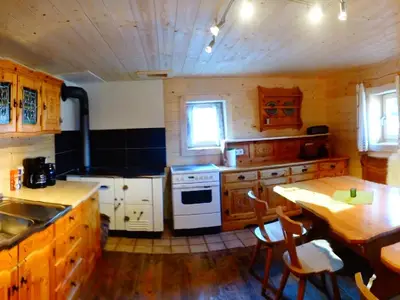 Stube mit Pellet-Zentralheizungsofen