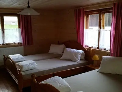 3-Bett-Zimmer m. Doppel- u. Einzelbett