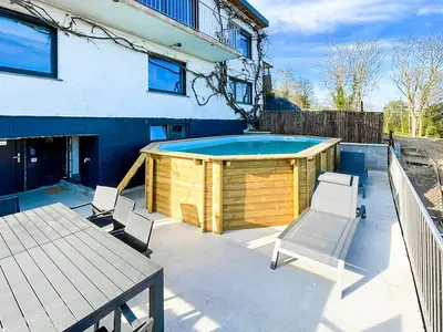 PoolOfHouse