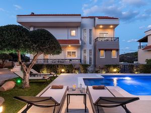 Ferienhaus für 8 Personen (270 m²) in Ialyssos
