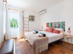 19246801-Ferienhaus-8-Ibiza-Stadt-300x225-3