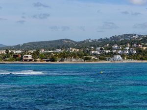 23049143-Ferienhaus-3-Ibiza-Stadt-300x225-1