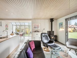 23728892-Ferienhaus-8-Idestrup-300x225-3