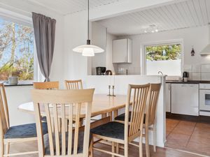 24001713-Ferienhaus-6-Idestrup-300x225-5